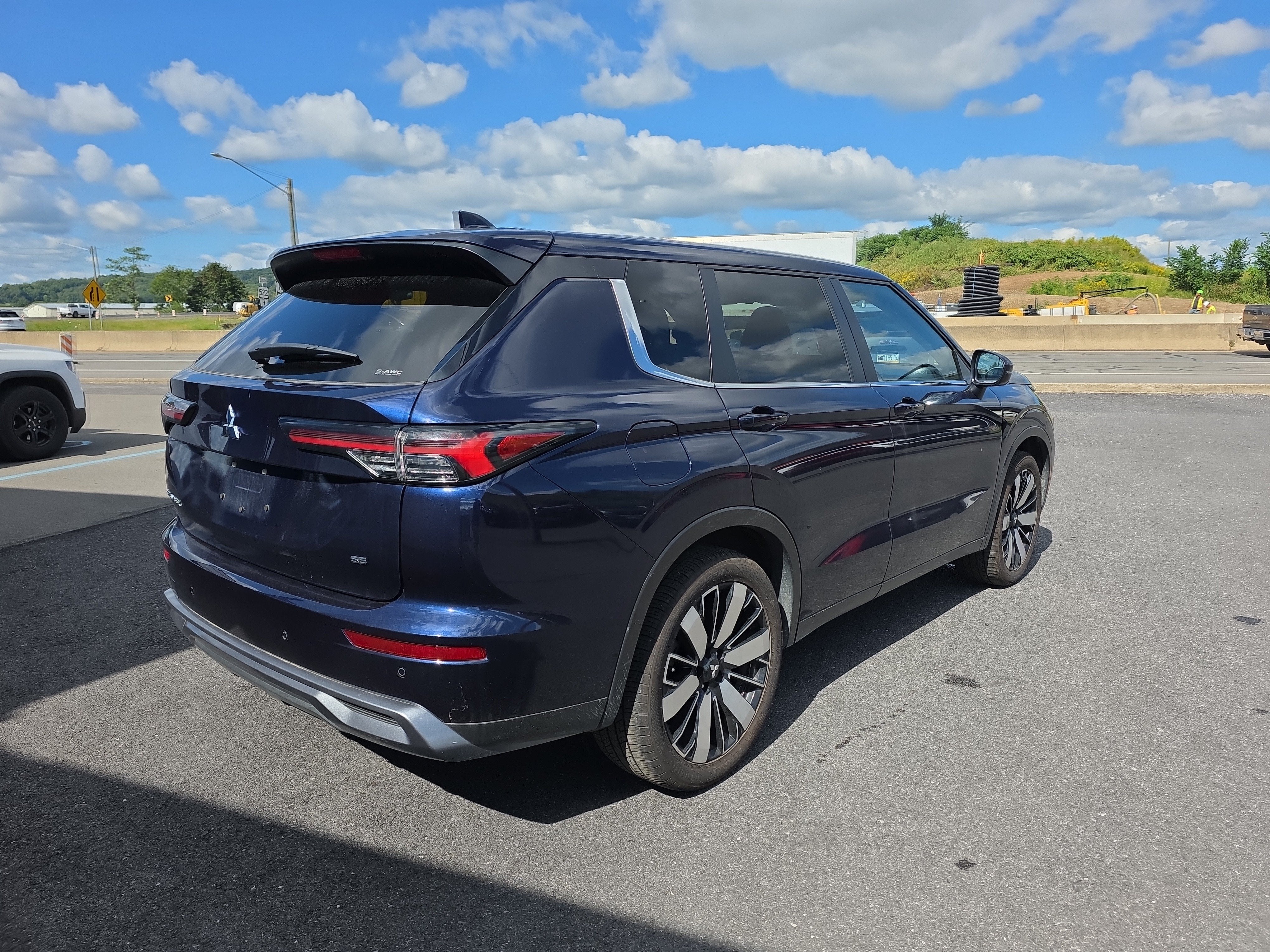 2025 Mitsubishi Outlander SE