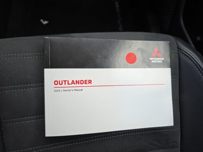 2025 Mitsubishi Outlander SE