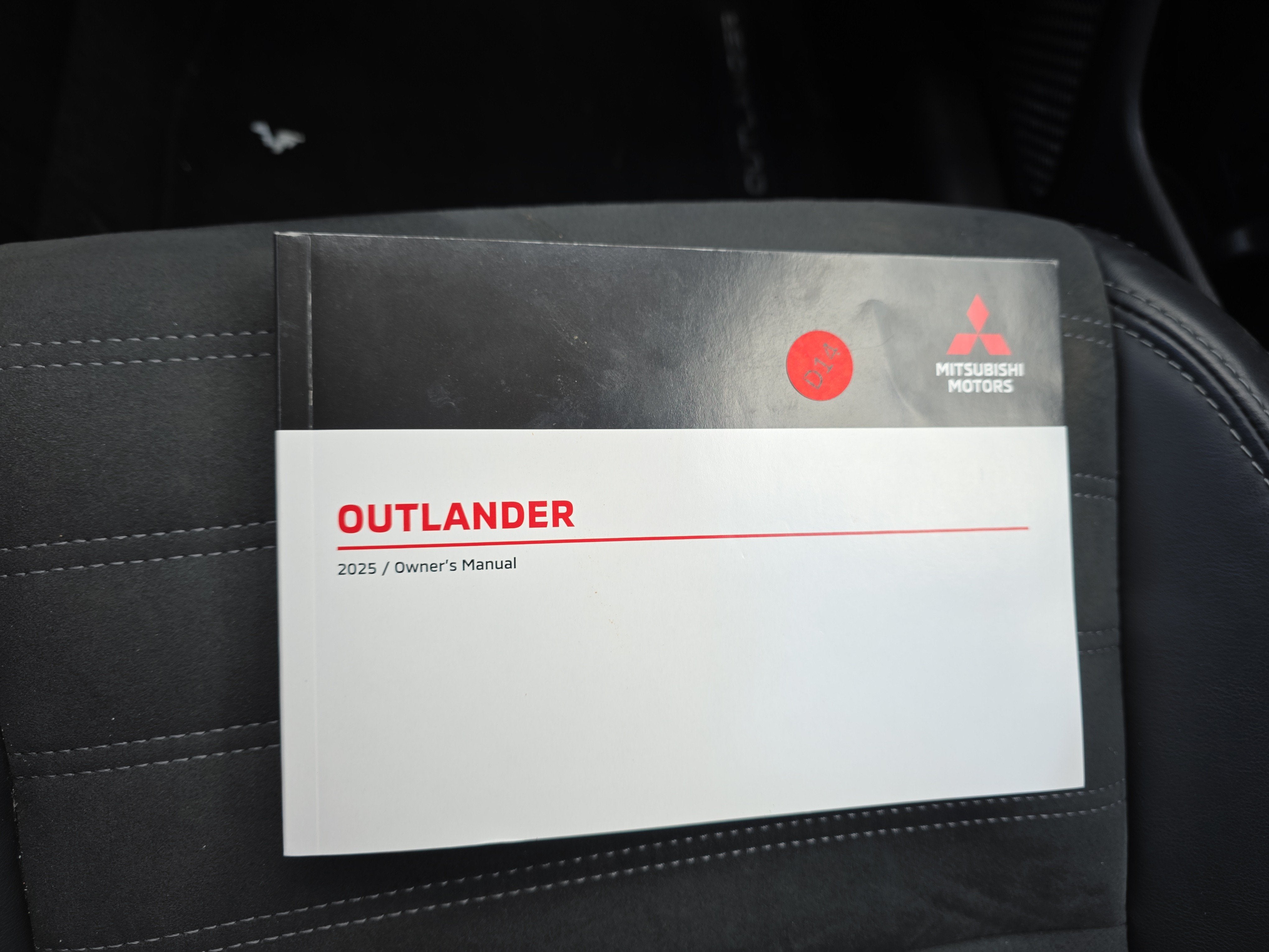 2025 Mitsubishi Outlander SE
