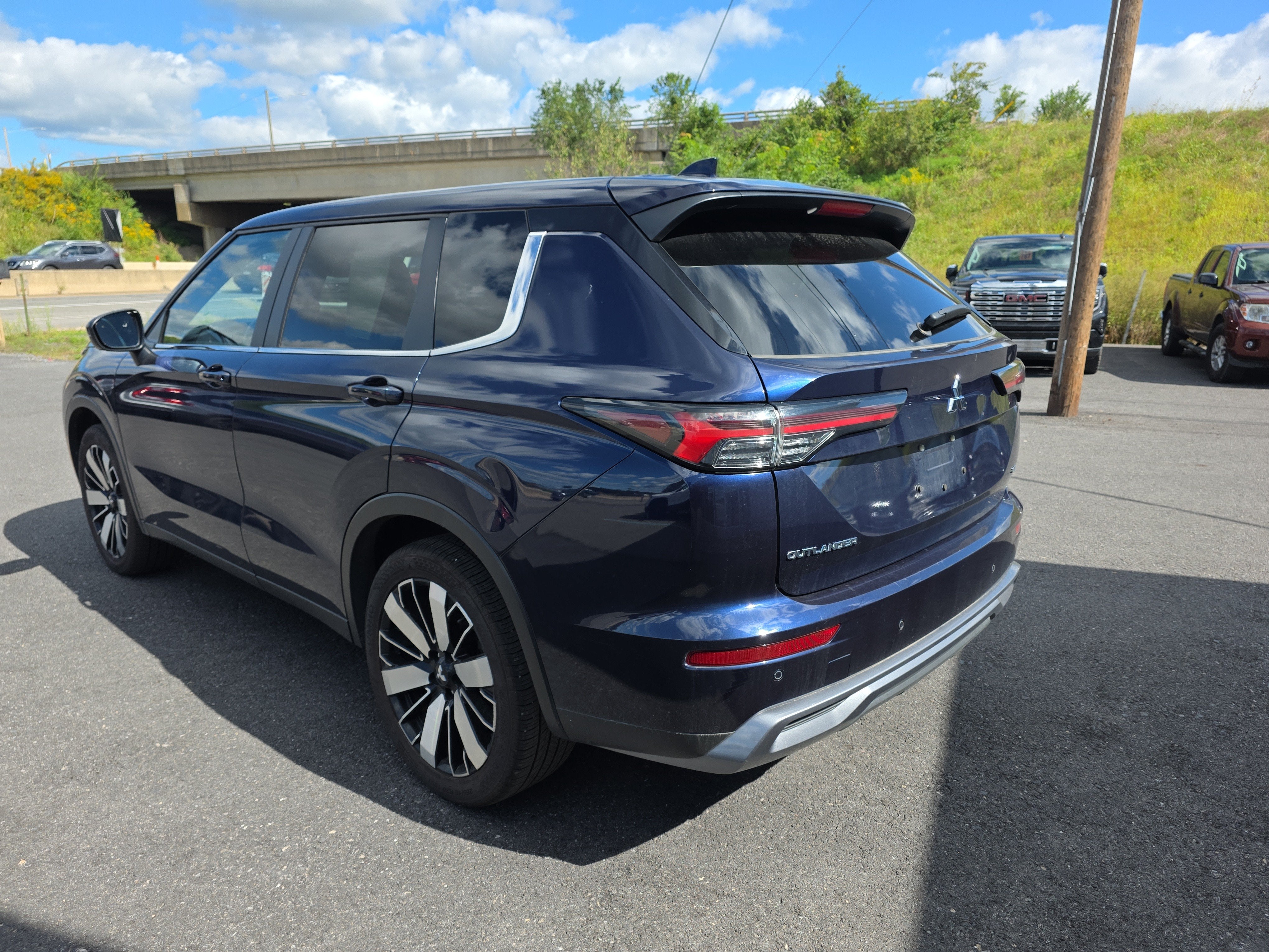 2025 Mitsubishi Outlander SE