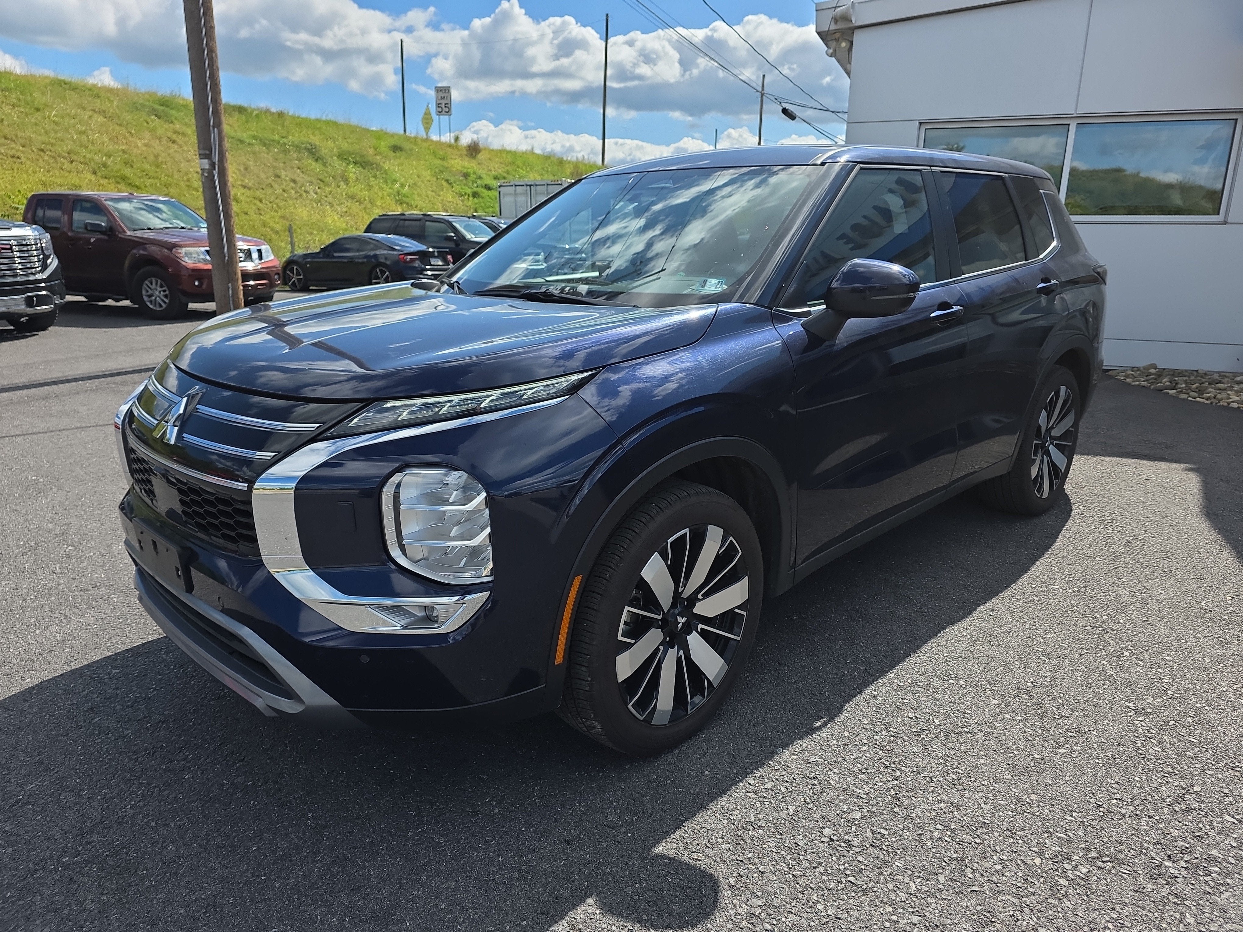 2025 Mitsubishi Outlander SE