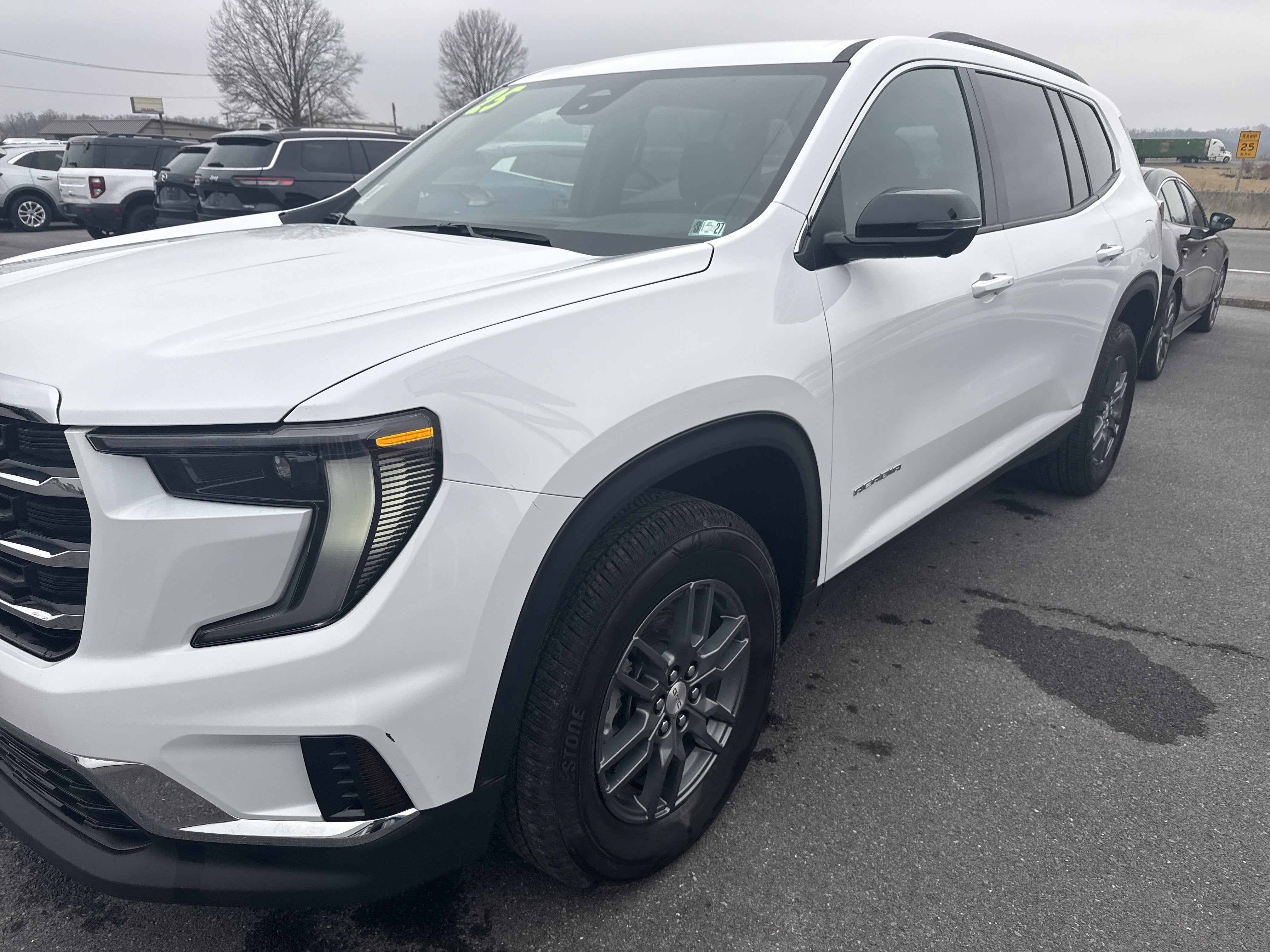 2025 GMC Acadia Elevation
