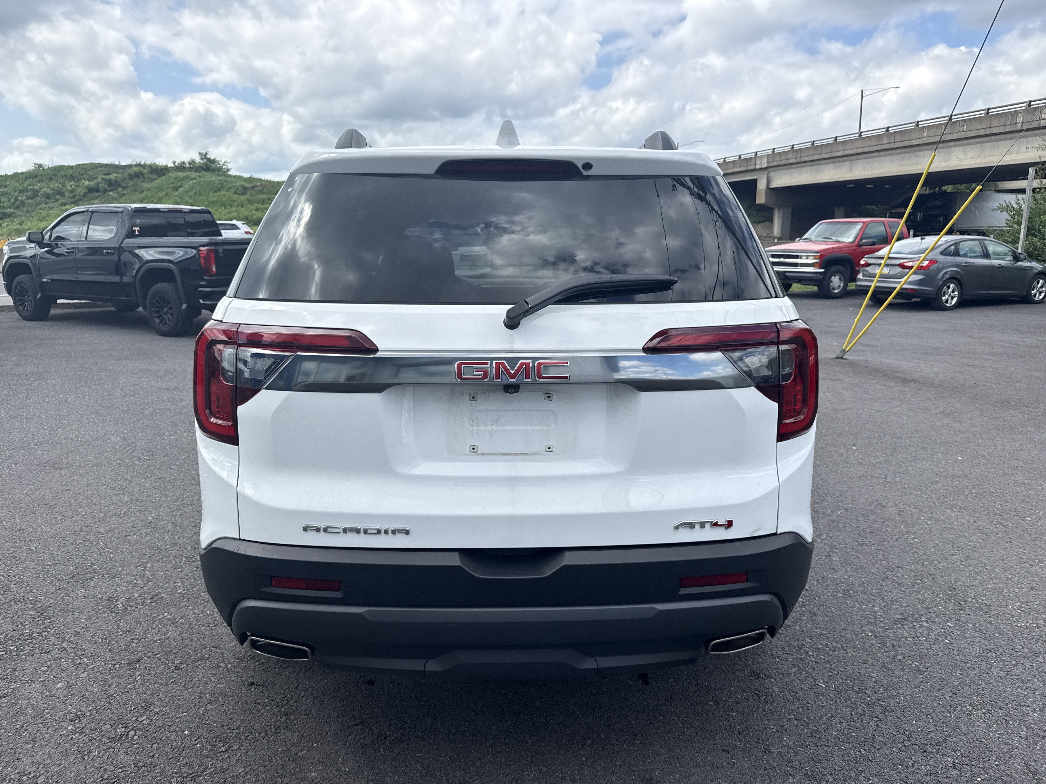 2023 GMC Acadia AT4