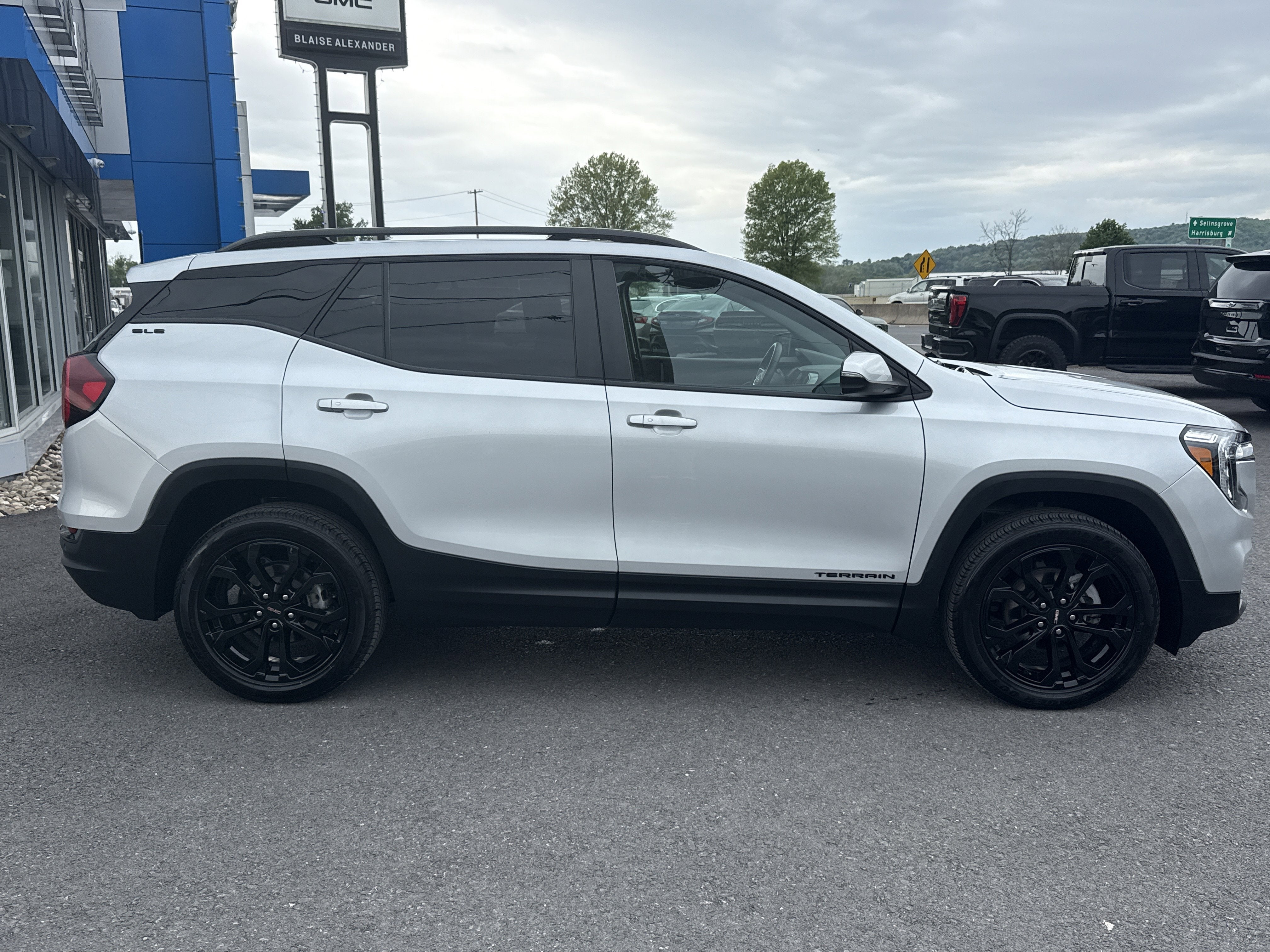 2022 GMC Terrain SLE