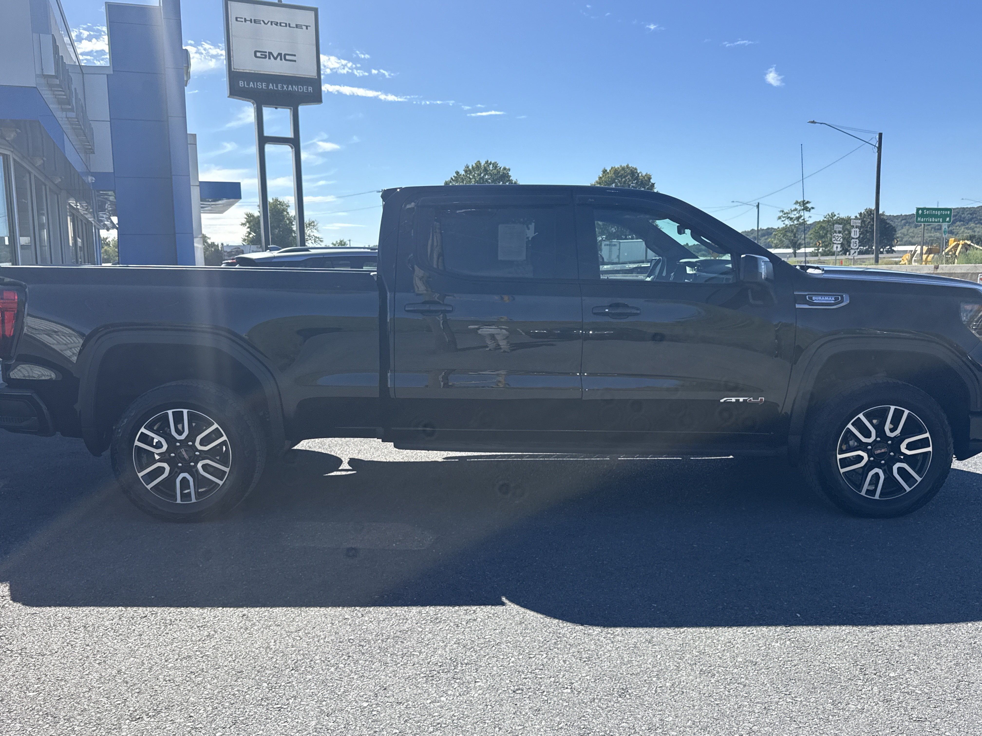 2025 GMC Sierra 1500 AT4